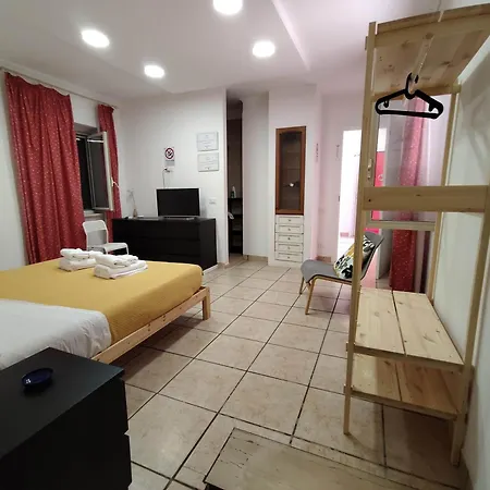 فندق مبيت وإفطار Giallo Limone 4*